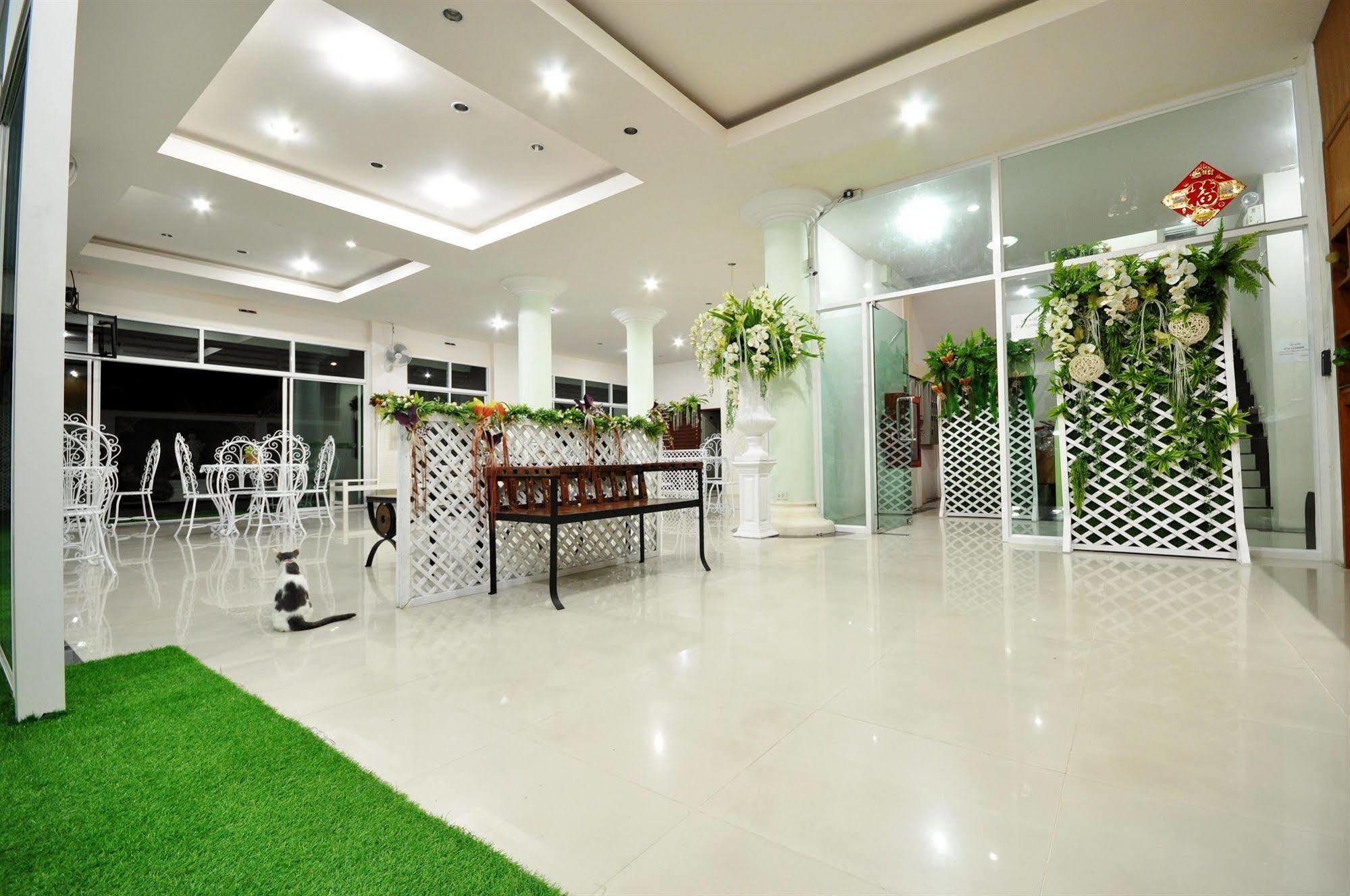 Oyo 792 Omsaga Phuket Hotel Exterior foto