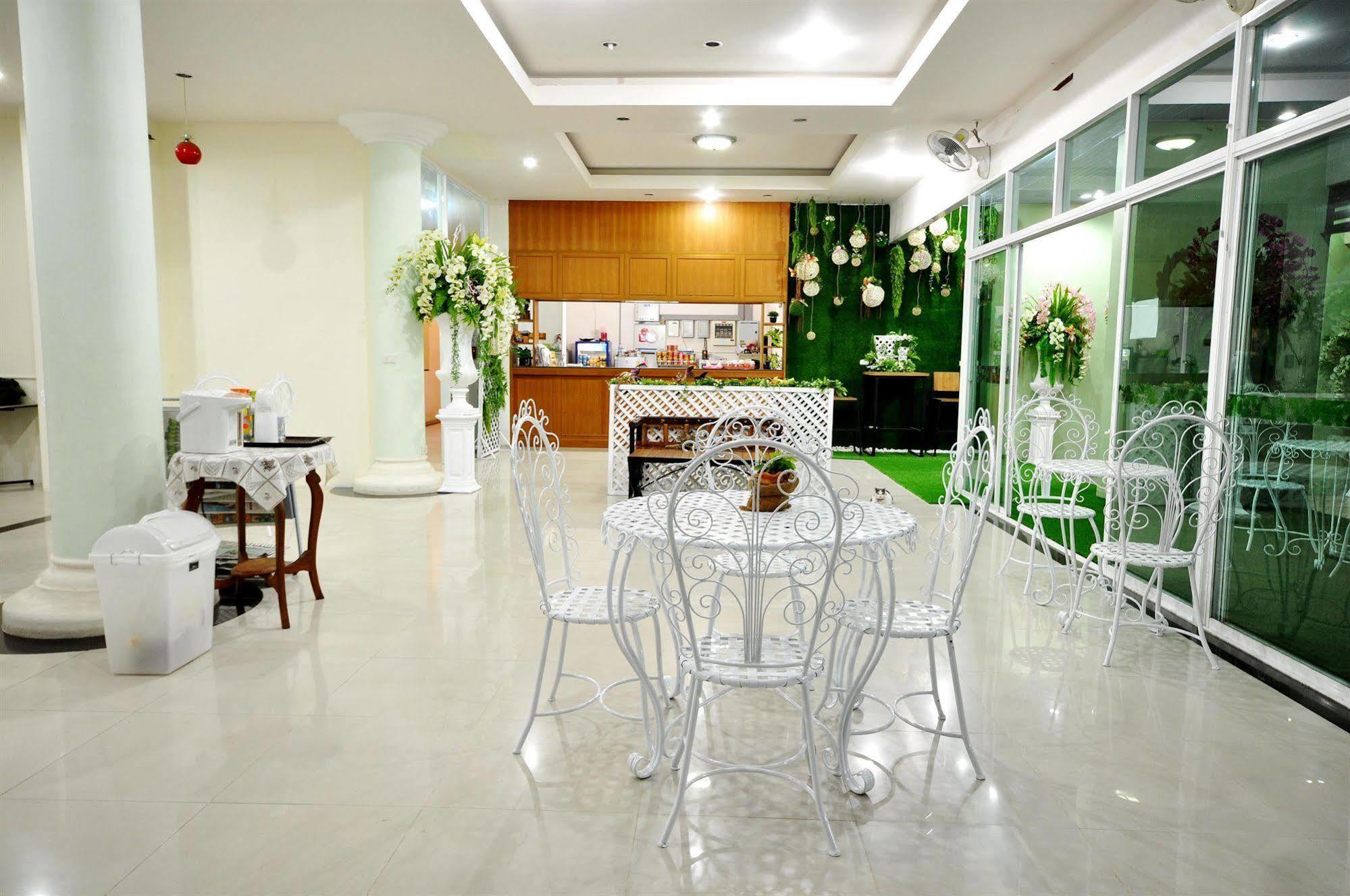 Oyo 792 Omsaga Phuket Hotel Exterior foto