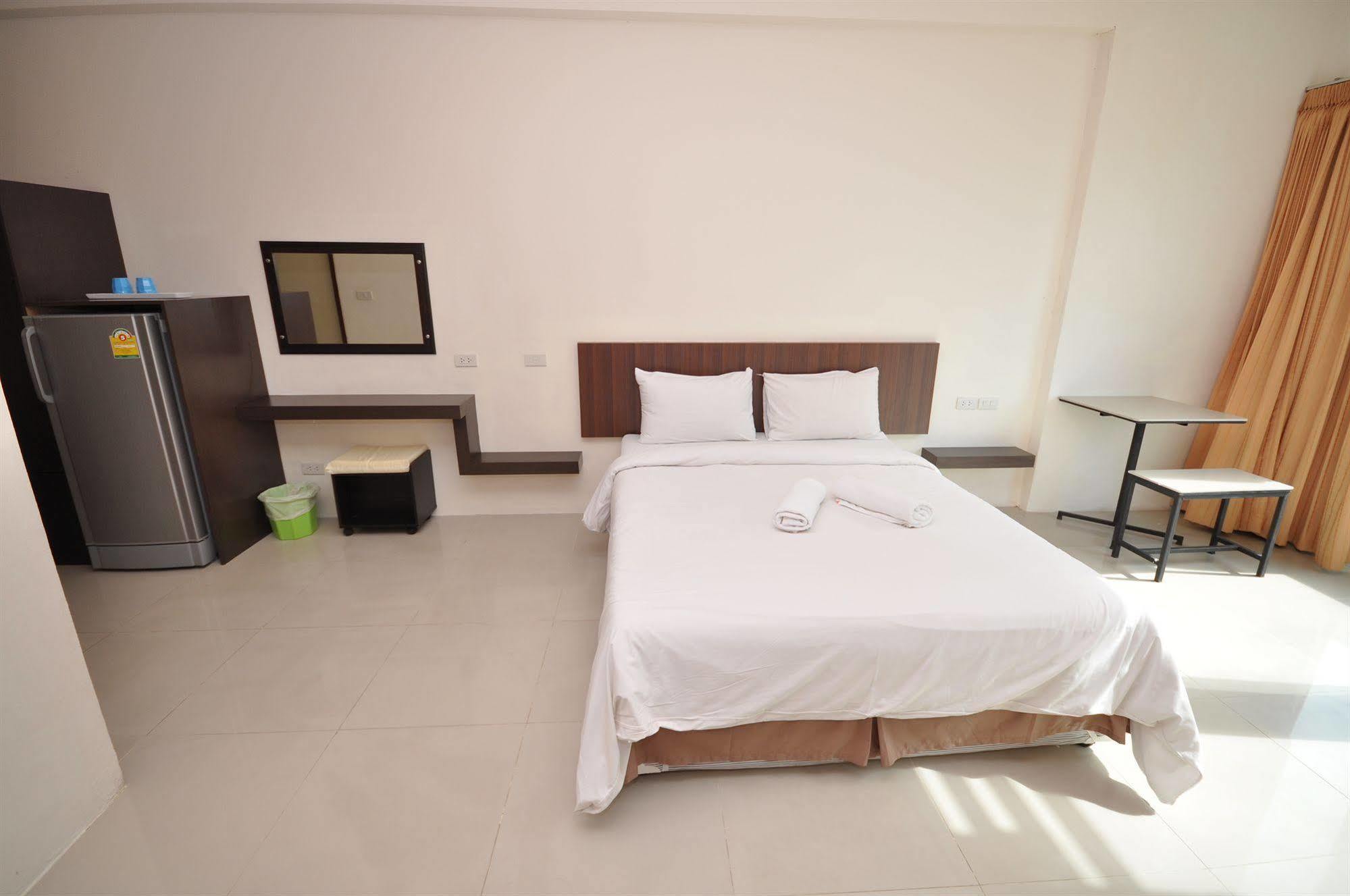 Oyo 792 Omsaga Phuket Hotel Exterior foto