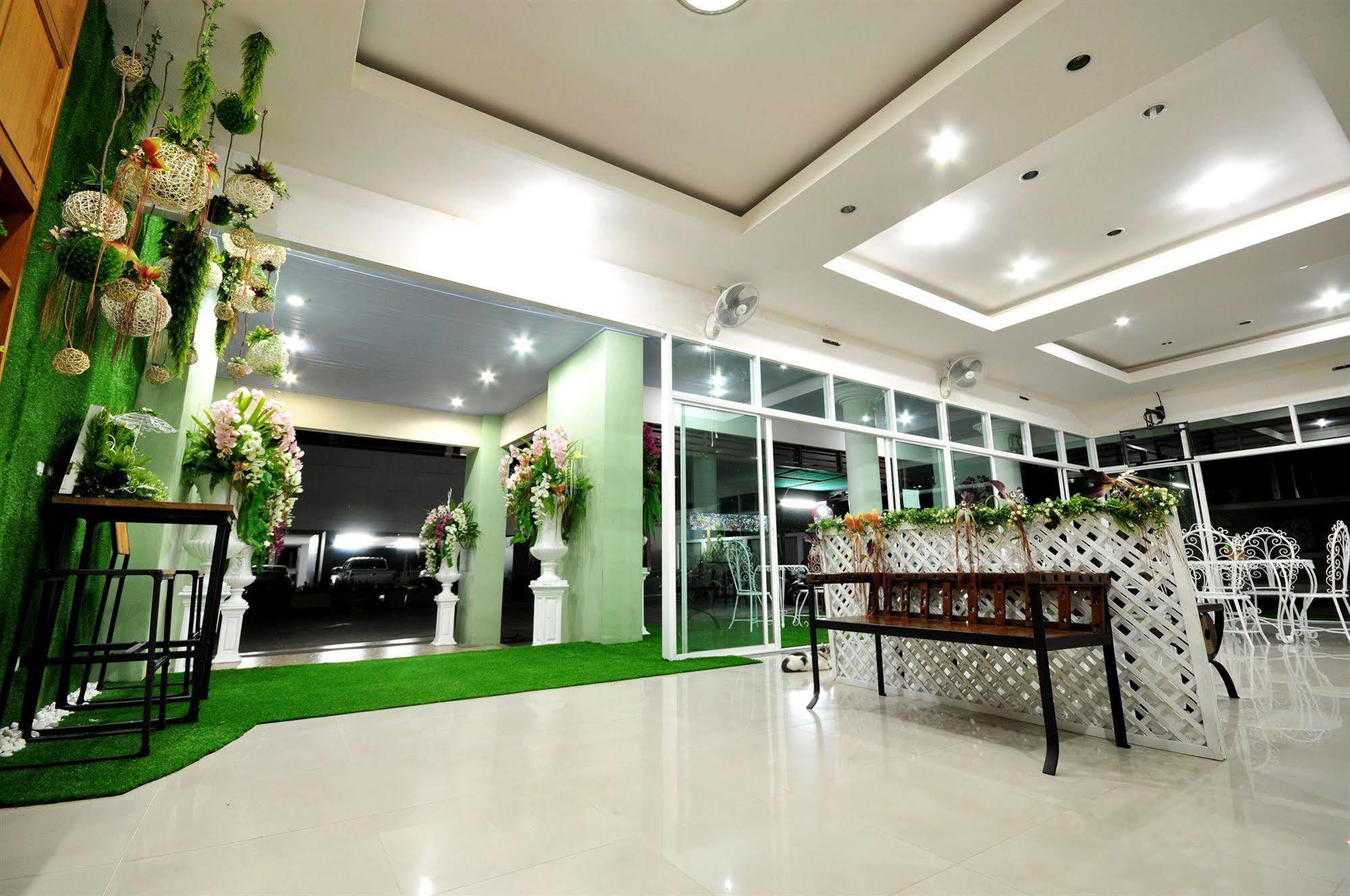 Oyo 792 Omsaga Phuket Hotel Exterior foto